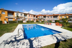 Гостиница Olivers Planet Costa Dorada  Камбрильс